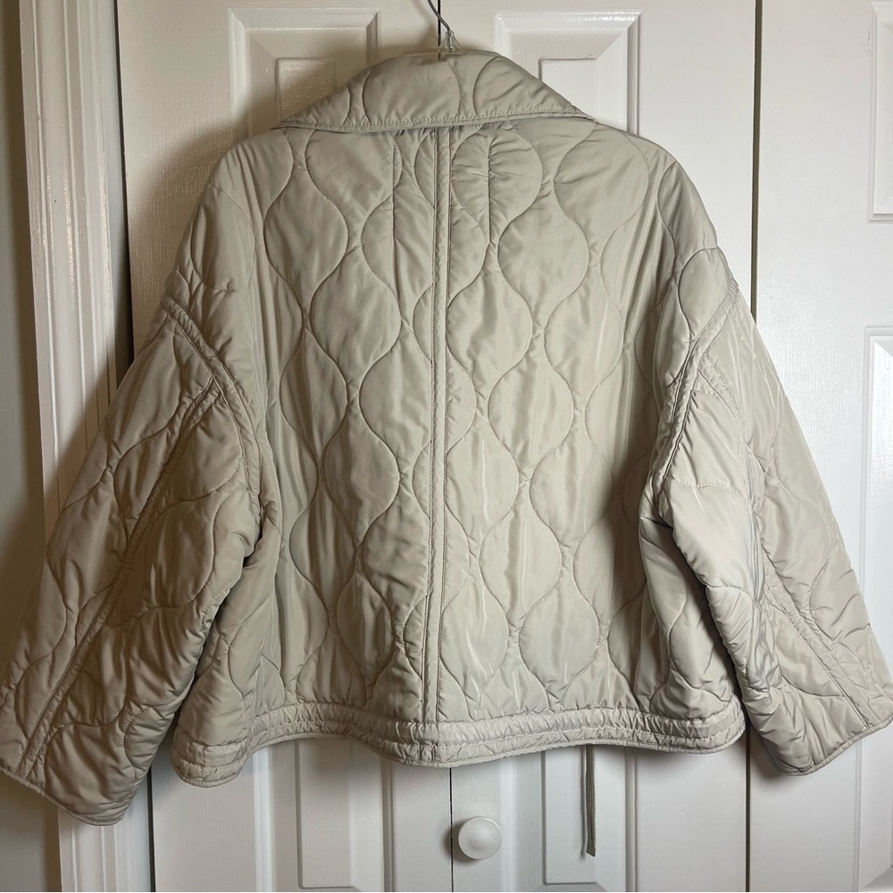 Stradivarius jacket quilted cropped‎ fully zip chic Size Large T19 - Picture 3 of 4